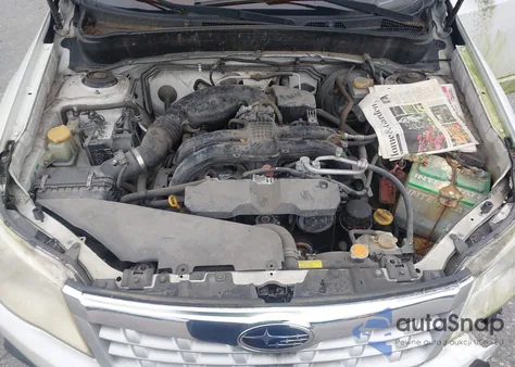 2011 Subaru Forester 2.5X Premium из США, поврежденный, VIN JF2SHADCXBH711545